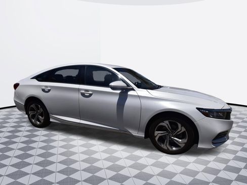Used 2018 Honda Accord EX image 3