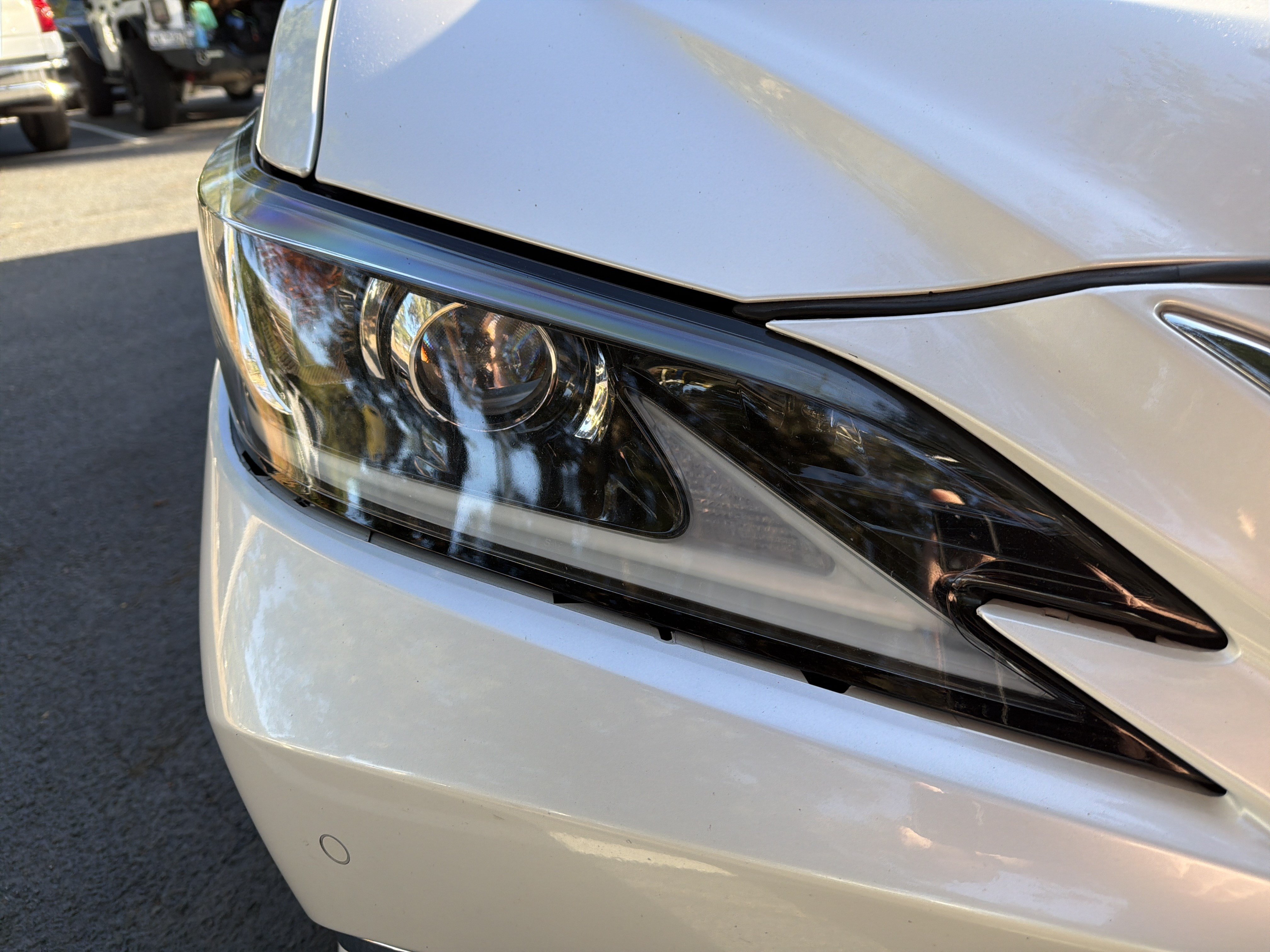Certified 2020 Lexus ES 300h w/ Premium Package FWD image 12