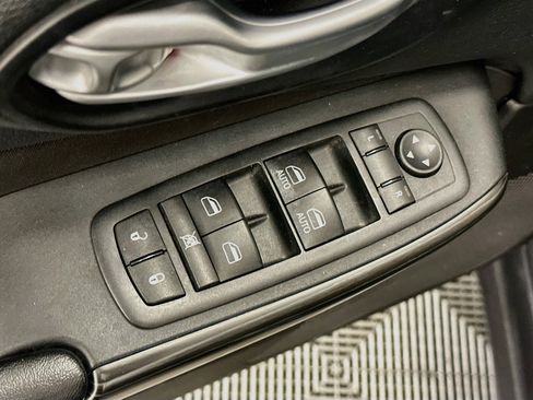 Used 2015 Jeep Cherokee Latitude w/ Comfort/Convenience Group AWD/4WD image 15