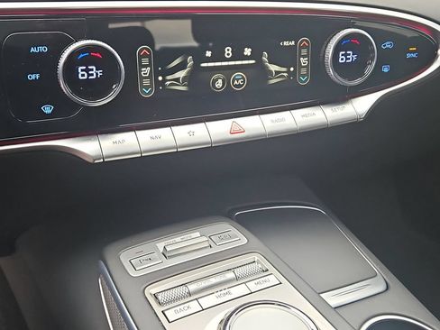 Used 2022 Genesis GV70 2.5T w/ Sport Prestige Package AWD/4WD image 27