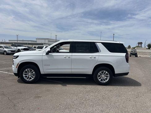 Used 2025 Chevrolet Tahoe LS RWD image 2