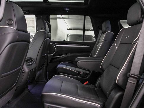 New 2026 Cadillac Escalade Luxury image 17