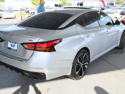 Used 2023 Nissan Altima 2.5 SR w/ SR Premium Package FWD image 5