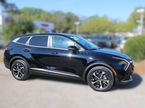 Certified 2024 Kia Sportage EX image 4