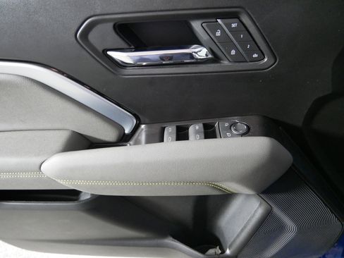 Used 2025 Chevrolet Colorado ZR2 w/ Technology Package image 19