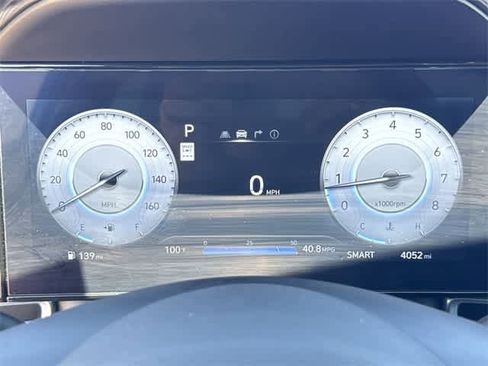 Used 2025 Hyundai Elantra Limited image 28