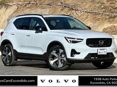 New 2026 Volvo XC40 B5 Plus w/ Protection Package Premier