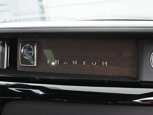 New 2027 Rolls-Royce Phantom Extended Wheelbase RWD image 34