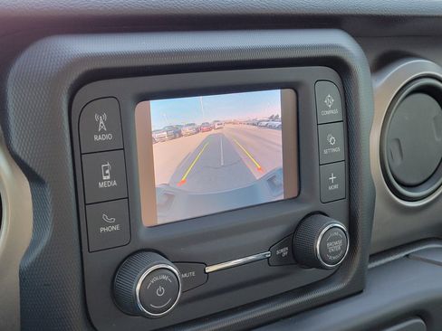 Used 2021 Jeep Gladiator Sport image 26