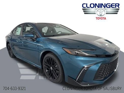 New 2026 Toyota Camry SE image 1