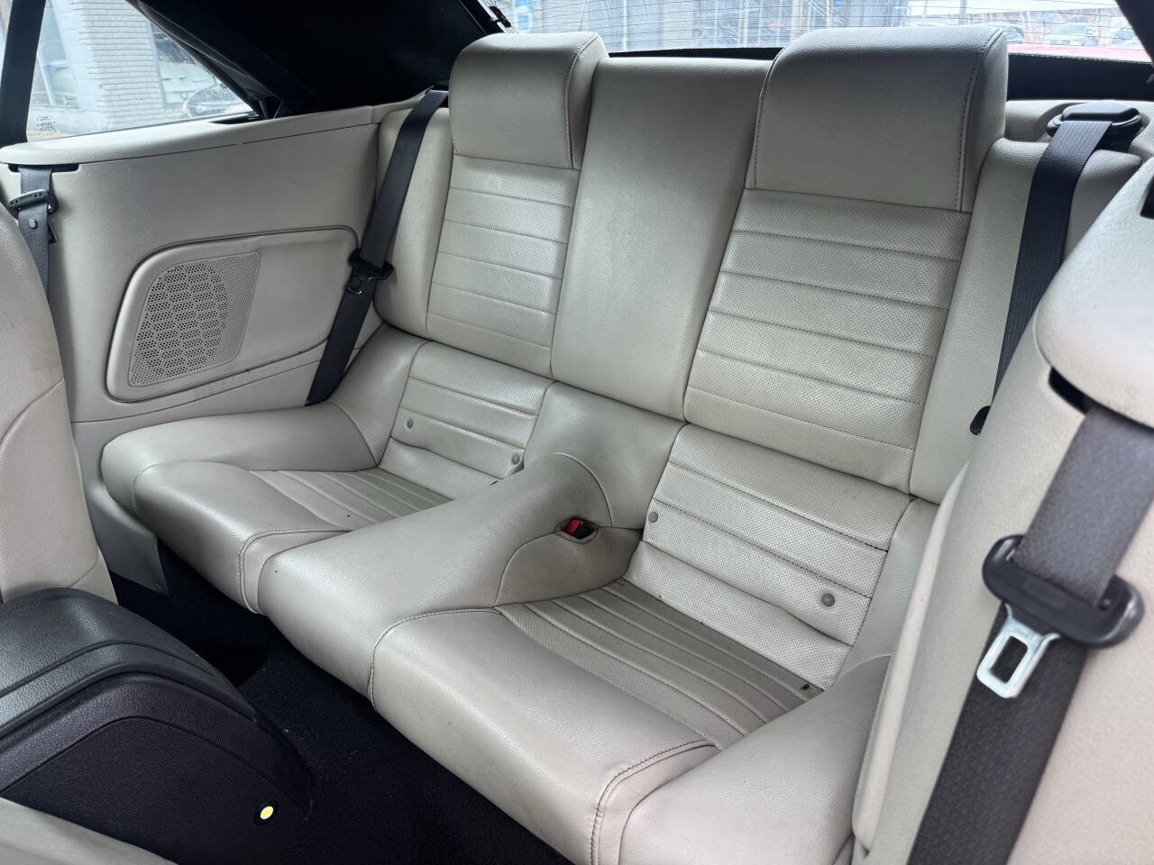 Used 2010 Ford Mustang Convertible RWD image 3