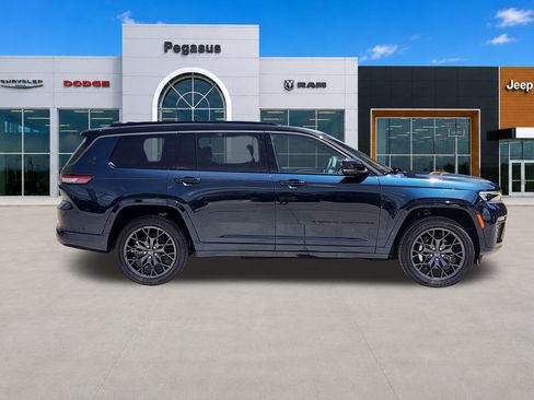 New 2026 Jeep Grand Cherokee L Summit w/ Obsidian Package AWD/4WD image 7
