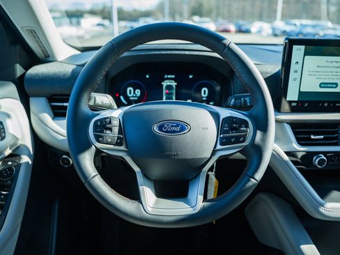 New 2026 Ford Explorer Active w/ Active Comfort Package image 32