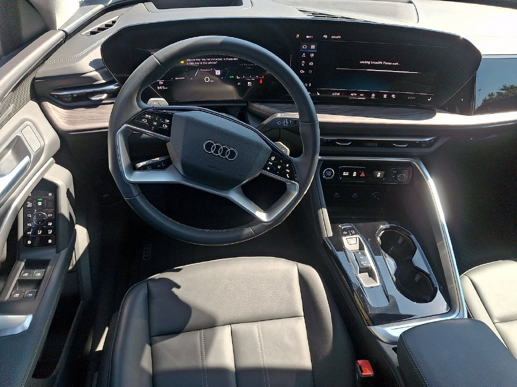 Used 2025 Audi Q5 Premium Plus w/ Premium Plus AWD/4WD image 2