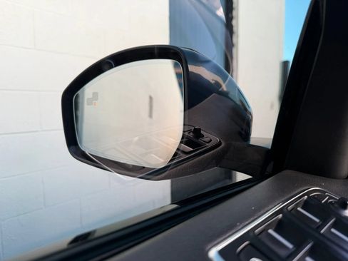 Used 2020 Jaguar F-PACE Premium AWD/4WD image 21