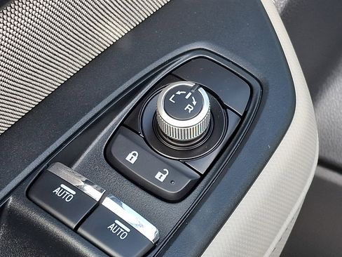 Certified 2025 Subaru Forester Premium image 27