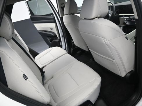 Certified 2025 Hyundai Tucson SEL image 6