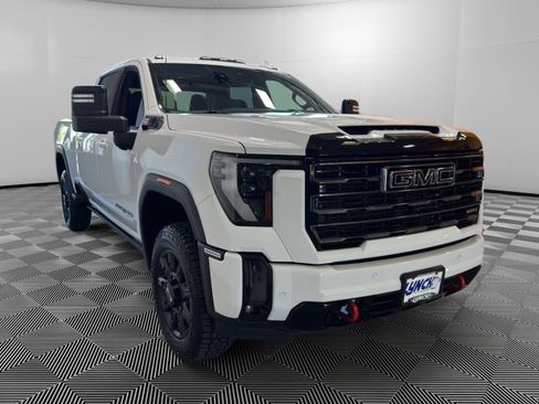 Used 2024 GMC Sierra 3500 AT4 w/ AT4 Preferred Package AWD/4WD image 7