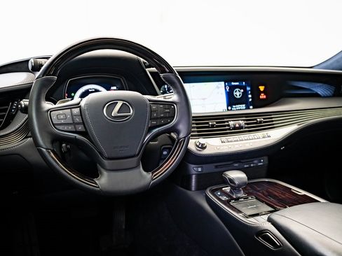 Used 2019 Lexus LS 500 AWD image 4