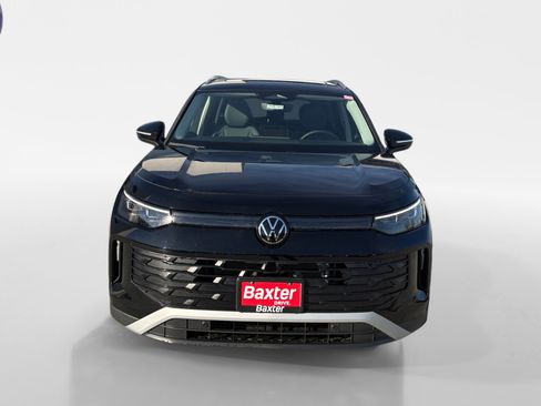 New 2025 Volkswagen Tiguan SE image 15