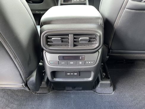 Used 2025 Honda Pilot EX-L image 14
