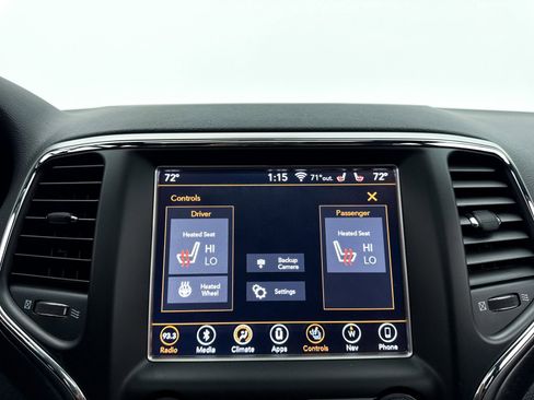 Used 2018 Jeep Grand Cherokee Altitude image 24