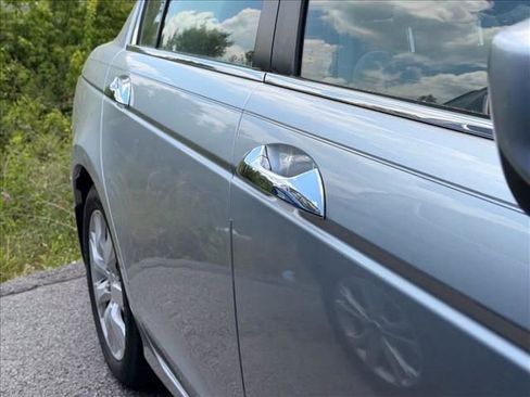 Used 2010 Honda Accord EX-L image 18