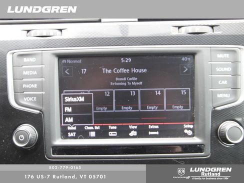 Used 2017 Volkswagen Golf 4-Door FWD image 18