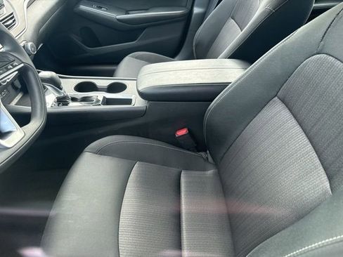 Used 2024 Nissan Altima 2.5 SV image 15