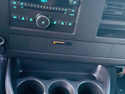 Used 2010 Chevrolet Express 1500 image 31