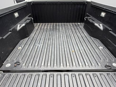 Used 2025 Toyota Tacoma SR AWD/4WD image 46