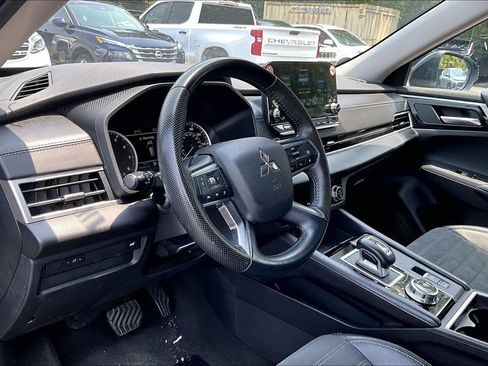 Used 2024 Mitsubishi Outlander SE FWD image 17