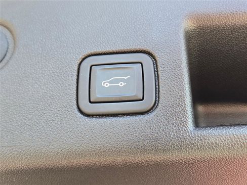 Used 2023 Chevrolet Equinox LT FWD image 14