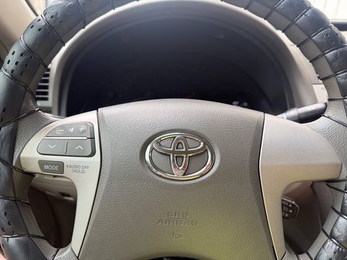 Used 2010 Toyota Camry SE FWD image 22