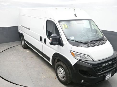 Used 2024 RAM ProMaster 2500 w/ Convenience Group image 23