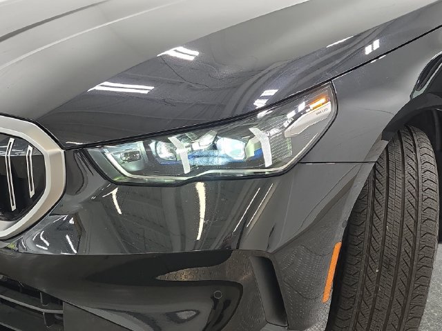 Certified 2024 BMW 530i xDrive w/ Executive Package AWD/4WD image 28