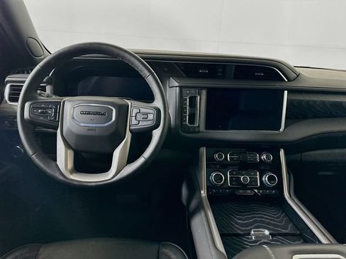 Used 2024 GMC Yukon XL Denali AWD/4WD image 29