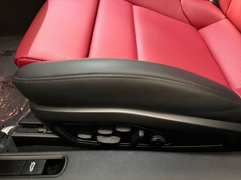 Certified 2025 Porsche 911 Carrera GTS RWD image 23