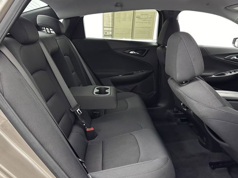 Used 2025 Chevrolet Malibu LT image 32