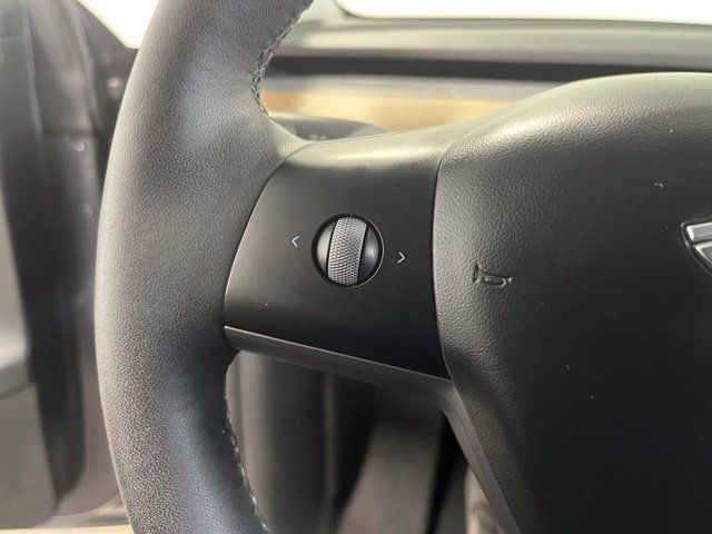 Used 2023 Tesla Model Y Long Range AWD/4WD image 26