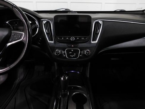 Used 2018 Chevrolet Malibu LT image 45