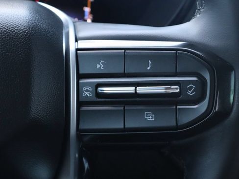 Used 2023 Chevrolet Colorado LT w/ LT Convenience Package RWD image 24