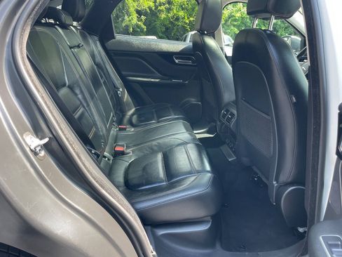 Used 2020 Jaguar F-PACE Prestige AWD/4WD image 18