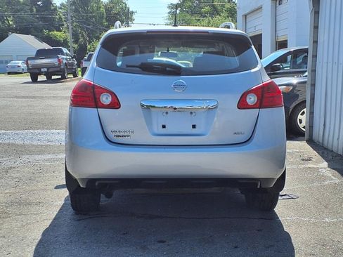 Used 2014 Nissan Rogue S w/ Convenience Package AWD/4WD image 4
