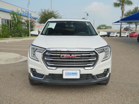 Used 2024 GMC Terrain SLT AWD/4WD image 2