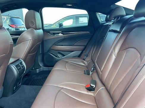 Used 2019 Buick LaCrosse Avenir image 18