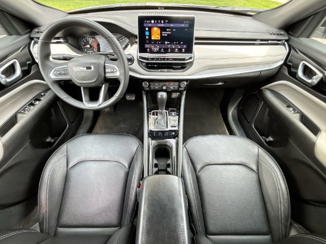 Used 2025 Jeep Compass Limited AWD/4WD image 19