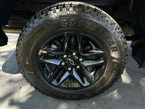 Used 2019 Chevrolet Silverado 1500 Custom Trail Boss w/ Custom Convenience Package AWD/4WD image 24