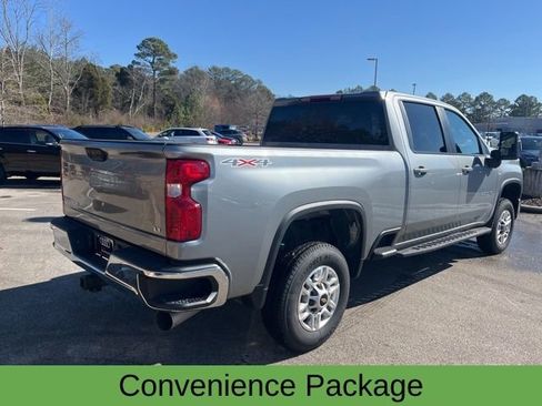 Used 2025 Chevrolet Silverado 2500 LT w/ Convenience Package AWD/4WD image 5