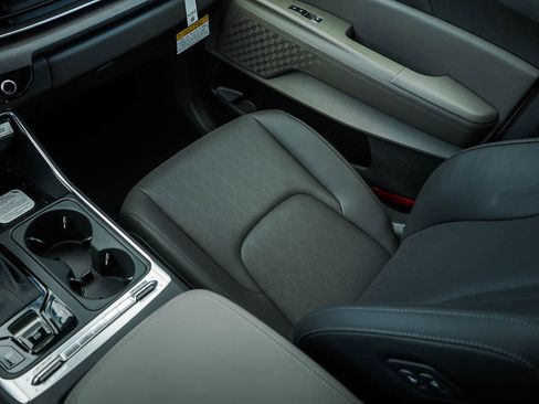 New 2026 Kia Carnival SX FWD image 27